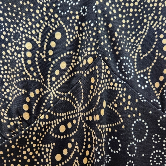 Talbots 100% Pure Silk Tank Black Gold Dotted Design Size 8 Career Date Night - Picture 5 of 5